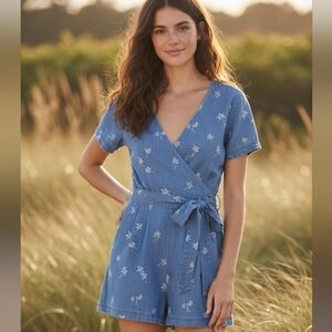 GAP Tencel Floral Printed Tie Waist Wrap Romper Size 2